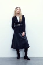 Load image into Gallery viewer, BLAZER CLASICO DOBLE BOTON NEGRO