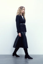 Load image into Gallery viewer, BLAZER CLASICO DOBLE BOTON NEGRO