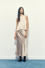 Load image into Gallery viewer, FALDA SATIN AL BIES