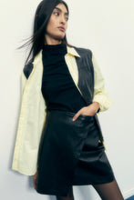 Load image into Gallery viewer, FALDA CRUZADA DE ECO CUERO