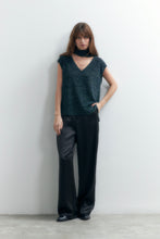 Load image into Gallery viewer, Blusa Lurex Escote V Multicolor
