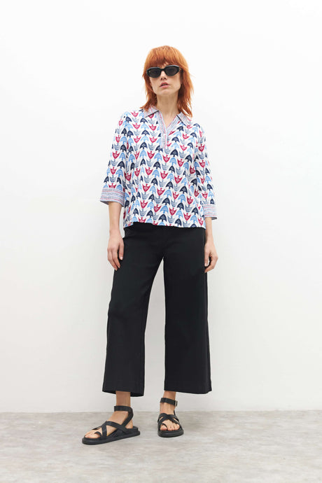 BLUSA ESTAMPADA CUELLO CAMISA