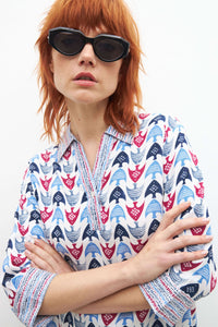 BLUSA ESTAMPADA CUELLO CAMISA