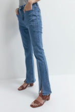 Load image into Gallery viewer, JEAN DONA CON CORTES