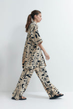 Load image into Gallery viewer, PANTALON PLISADO ESTAMPADO
