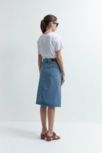Load image into Gallery viewer, FALDA CLASICA DE JEAN
