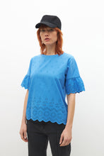 Load image into Gallery viewer, REMERA CON BRODERIE