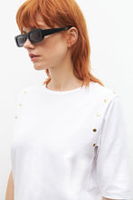 Load image into Gallery viewer, Remera con Botones Metalicos