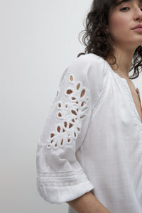 BLUSA ROMANTICA CON BOTONES