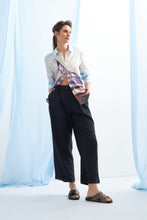 Load image into Gallery viewer, PANTALON PINZADO DE LINO