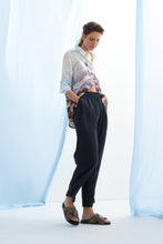 Load image into Gallery viewer, PANTALON PINZADO DE LINO