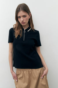 REMERA CUELLO POLO CON CIERRE