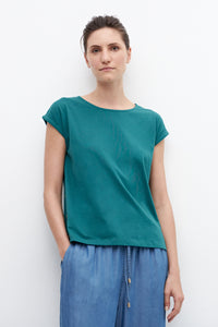 REMERA CON BOTNES LATERALES