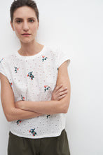 Load image into Gallery viewer, BLUSA FRENTE BRODERIE CON BORDADOS
