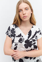 Load image into Gallery viewer, BLUSA FRENTE ESTAMPADO
