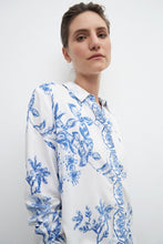 Load image into Gallery viewer, CAMISA CON ESTAMPA FLORAL