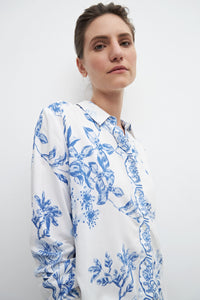 CAMISA CON ESTAMPA FLORAL