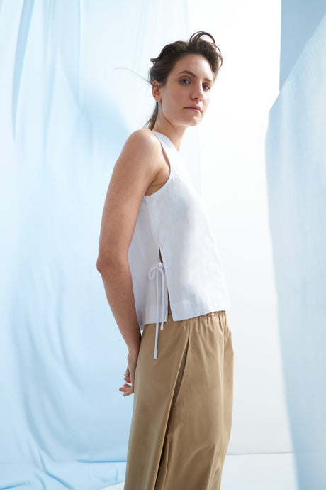 BLUSA DE LINO CON LAZOS LATERALES