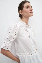 Load image into Gallery viewer, CAMISA COMBINADA CON BRODERIE