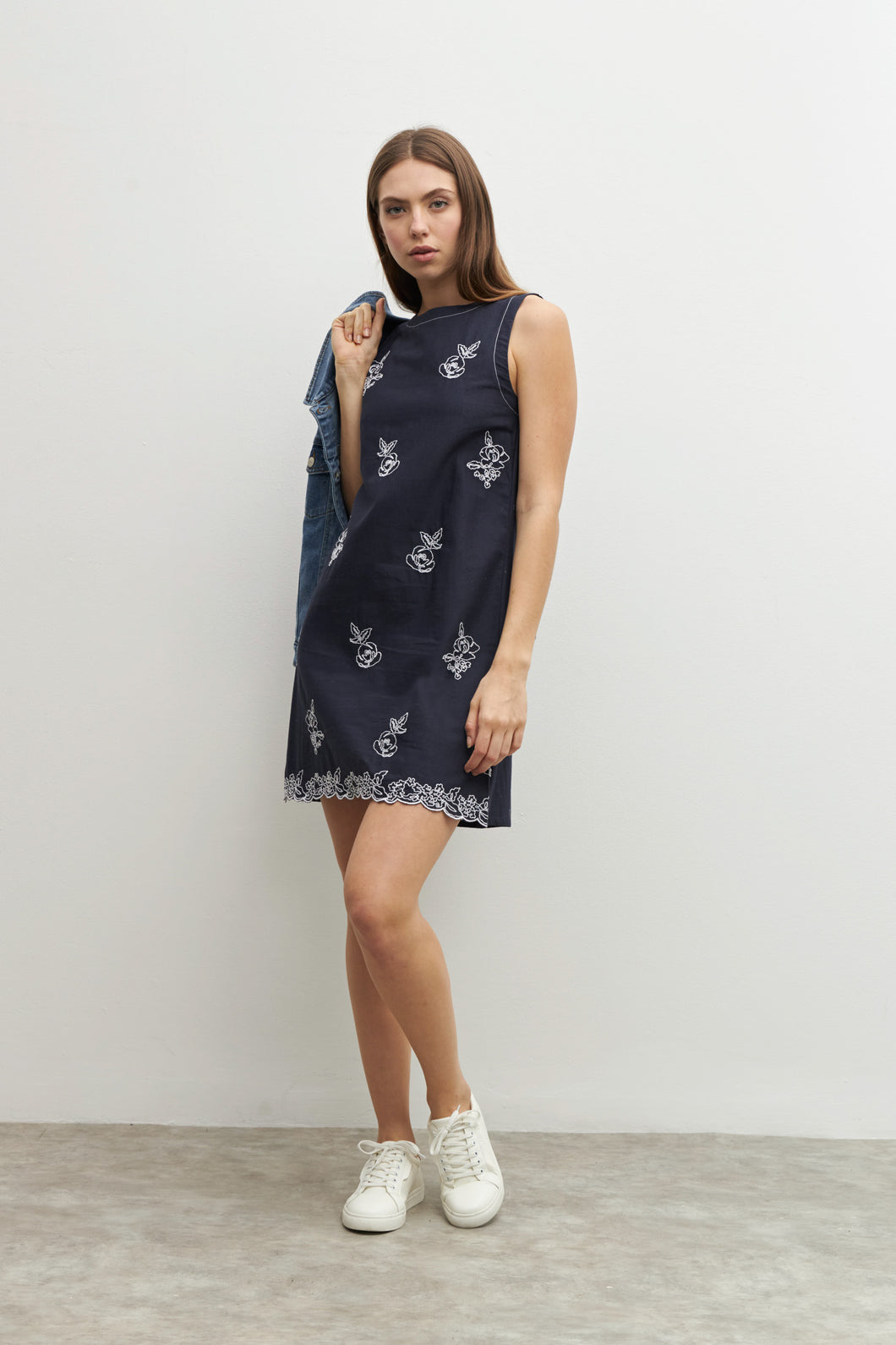 VESTIDO BORDADO FLORAL