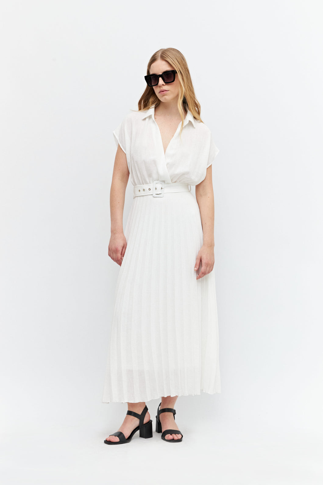 VESTIDO CON FALDA PLISADA