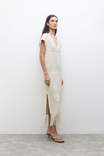 Load image into Gallery viewer, Maxi Vestido Tejido con flecos