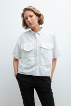 Load image into Gallery viewer, CAMISA OVERSIZE CON BOLSILLOS