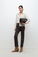 Load image into Gallery viewer, CAMISA PLUMETTI BORDADO FLORAL