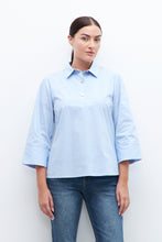 Load image into Gallery viewer, BLUSA RAYADA CON CUELLO CAMISA
