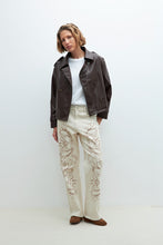 Load image into Gallery viewer, JEAN RECTO CHER CON BORDADO