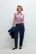 Load image into Gallery viewer, REMERA CUELLO POLO CON VAINILLAS