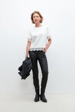 Load image into Gallery viewer, REMERA CON BRODERIE