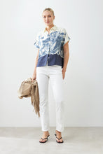 Load image into Gallery viewer, BLUSA ESTAMPADA MANGA CORTA