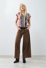 Load image into Gallery viewer, Blusa frente estampado abstracto - beige