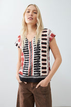 Load image into Gallery viewer, Blusa frente estampado abstracto - beige