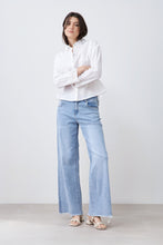 Load image into Gallery viewer, Camisa con cuello y puños bordados - blanco