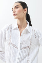 Load image into Gallery viewer, Camisa romántica - blanco