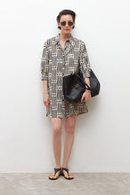 Load image into Gallery viewer, Vestido Camisero Estampado Geometrico