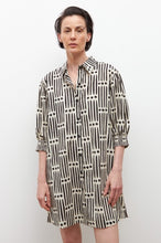 Load image into Gallery viewer, Vestido Camisero Estampado Geometrico