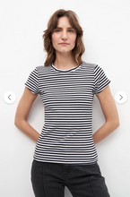 Load image into Gallery viewer, REMERA MANGA CORTA RAYADA