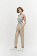 Load image into Gallery viewer, PANTALON CHINO CON CINTURA CRUZADA