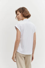 Load image into Gallery viewer, REMERA ESCOTE V CON CUELLO CAMISERO